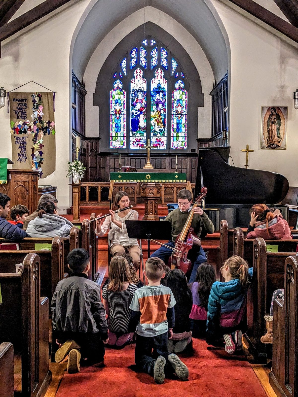 Baroque flute and viola da gamba chamber music performance for a multigenerational audience with kids